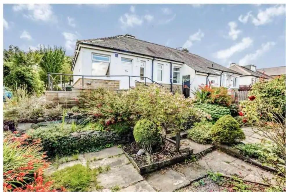 Semidetached Bungalow Huddersfield Exterior foto